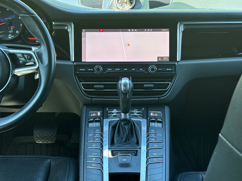 Used 2021 Porsche Macan image 18