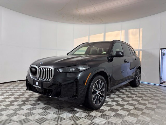 Used 2024 BMW X5 xDrive40i w/ M Sport Package AWD/4WD image 3