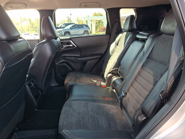Used 2023 Mitsubishi Outlander SE AWD/4WD image 10