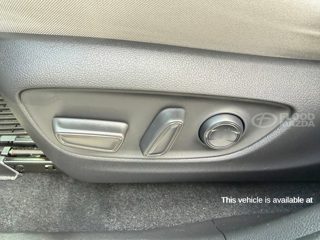 Used 2023 Toyota RAV4 XLE w/ Convenience Package image 11