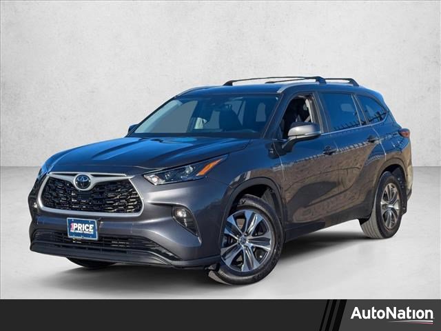 Used 2024 Toyota Highlander XLE image 1