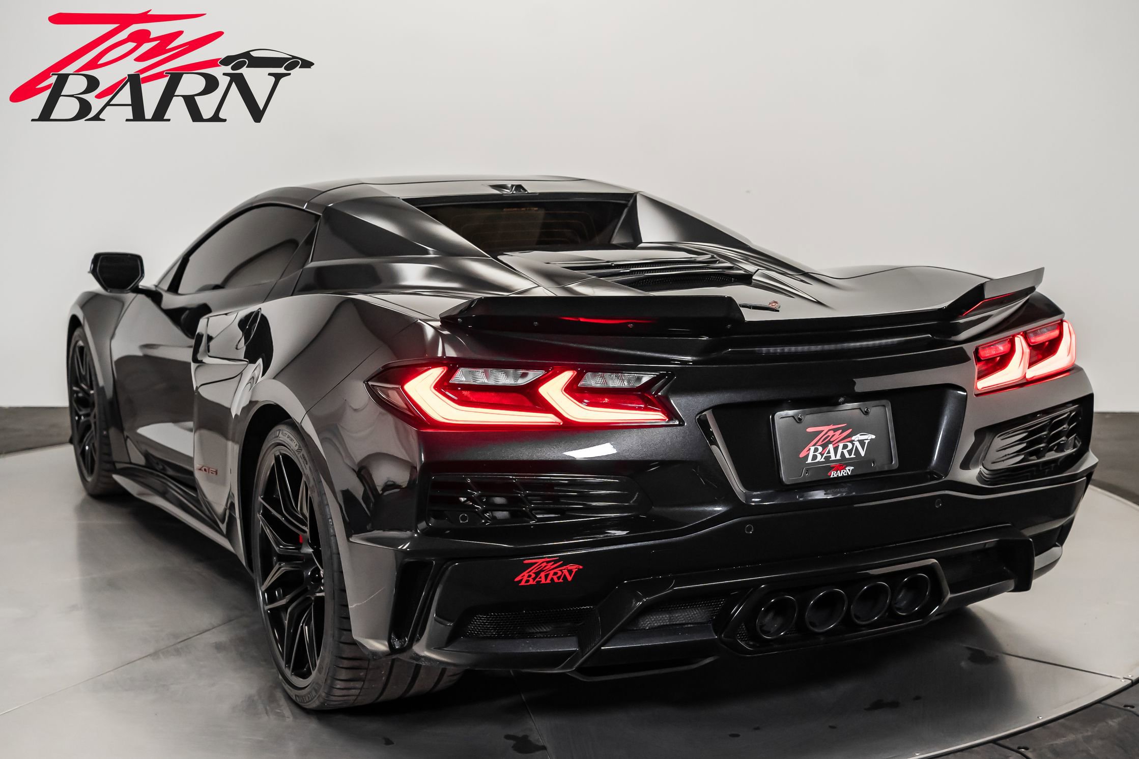 Used 2024 Chevrolet Corvette Z06 w/ Stealth Interior Trim Package image 11