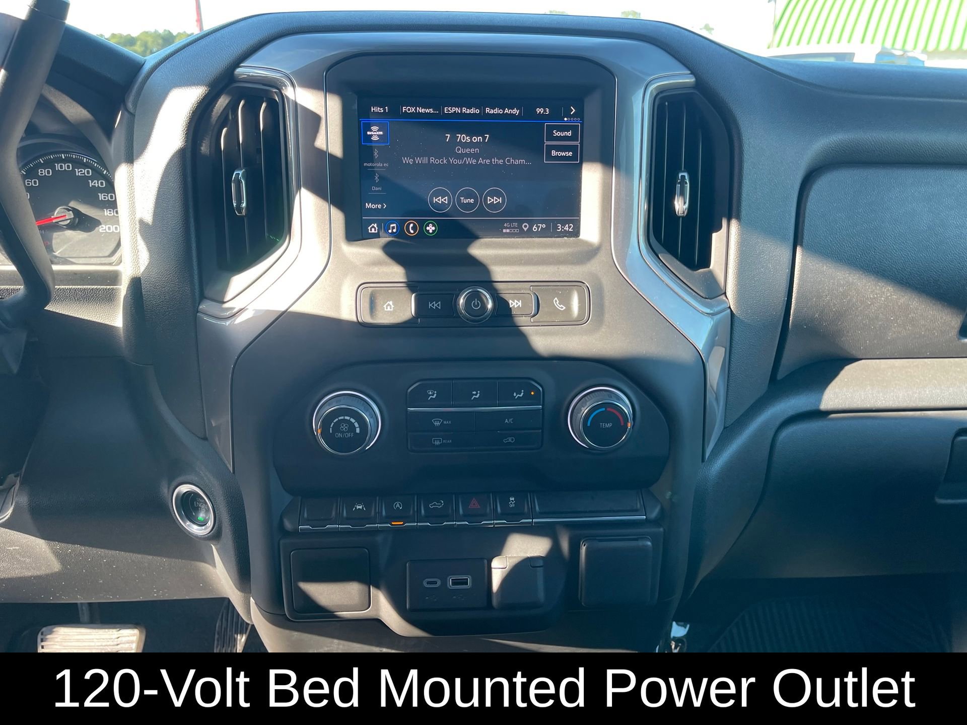 Used 2023 Chevrolet Silverado 1500 Custom image 17