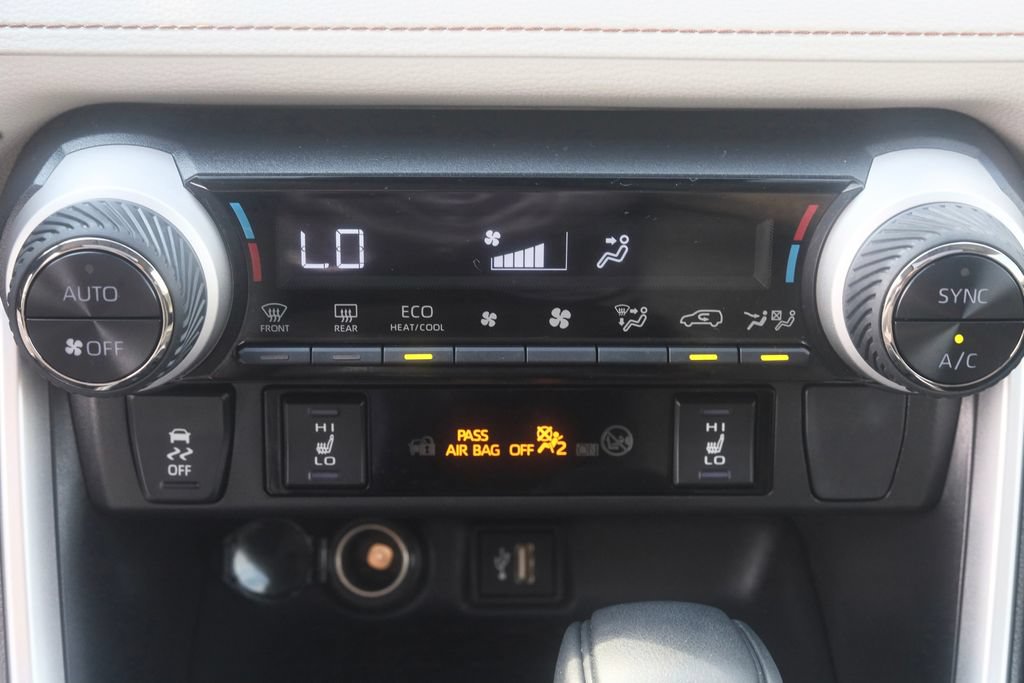 Used 2025 Toyota RAV4 XLE w/ Convenience Package AWD/4WD image 13