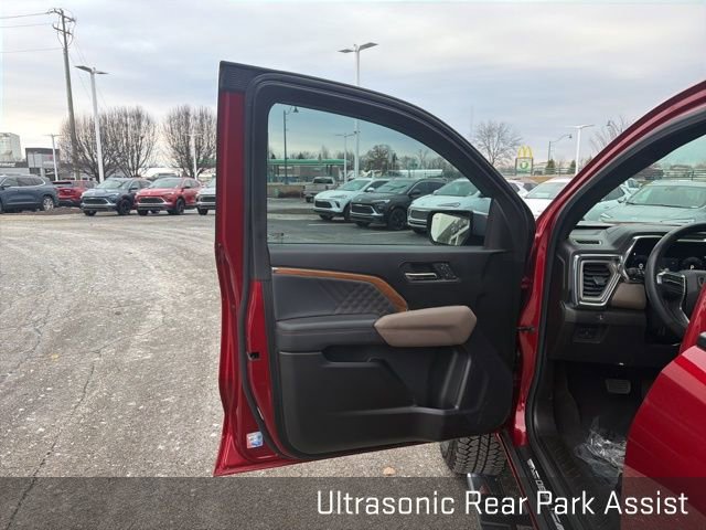 Used 2024 GMC Canyon Denali image 26