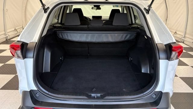 Used 2025 Toyota RAV4 XLE FWD image 4