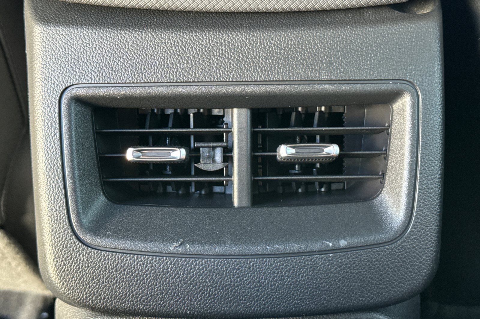 Used 2024 Chevrolet Equinox EV LT FWD image 37