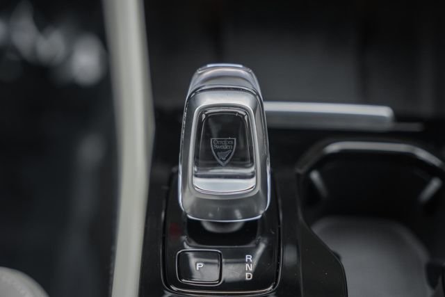 Certified 2024 Volvo XC40 B5 Ultimate w/ Protection Package Premier image 28