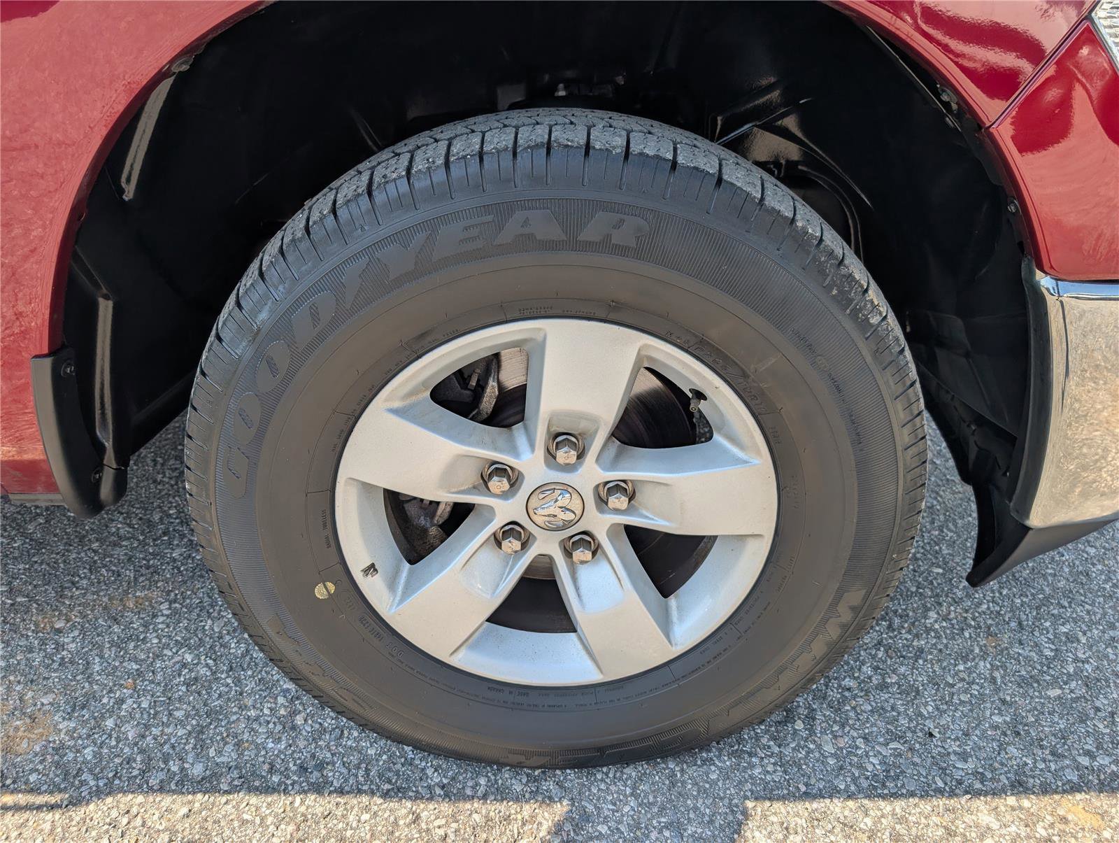 Used 2024 RAM 1500 Classic SLT AWD/4WD image 9