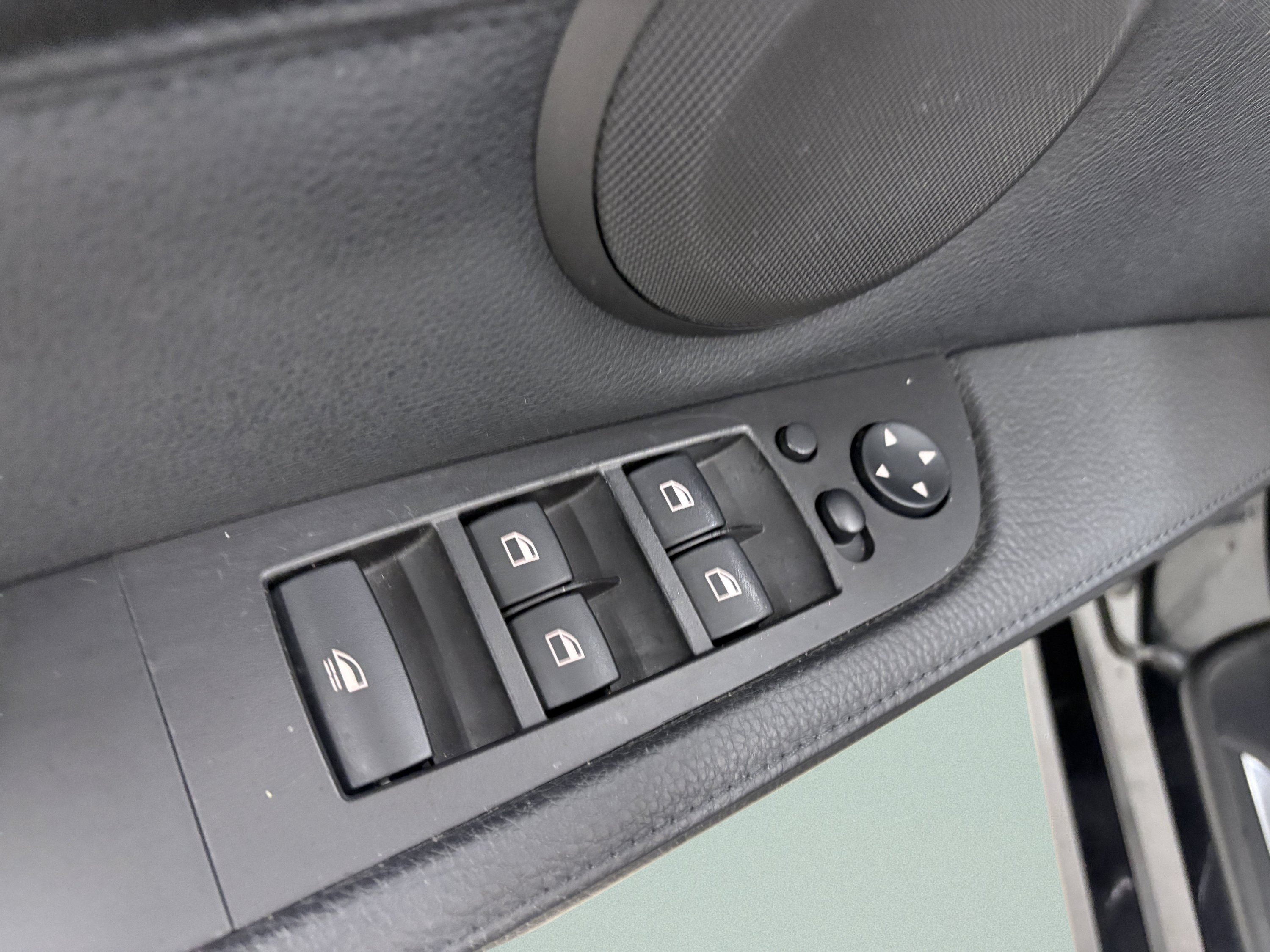 Used 2011 BMW 328i Convertible RWD image 26