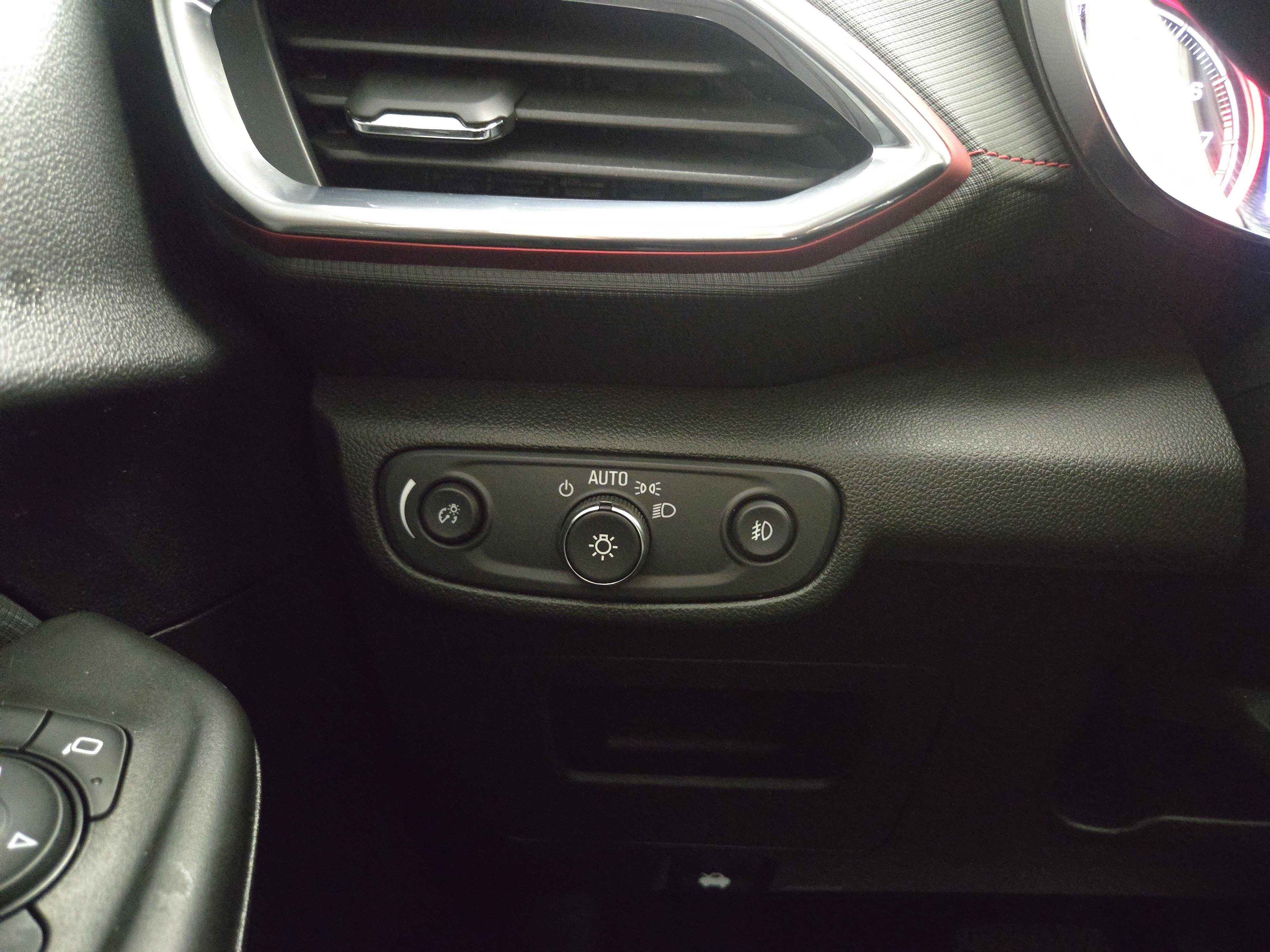 Certified 2023 Chevrolet TrailBlazer RS w/ Sun and Liftgate Package image 30