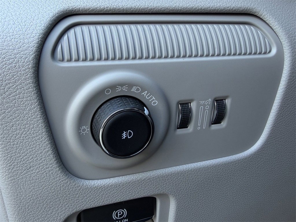 New 2025 Jeep Wagoneer Base image 17