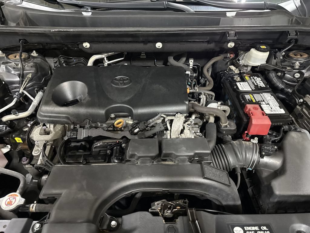 Used 2020 Toyota RAV4 XLE AWD/4WD image 24