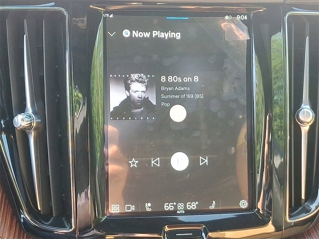 Used 2024 Volvo XC60 B5 Ultimate w/ Protection Package Premier image 16