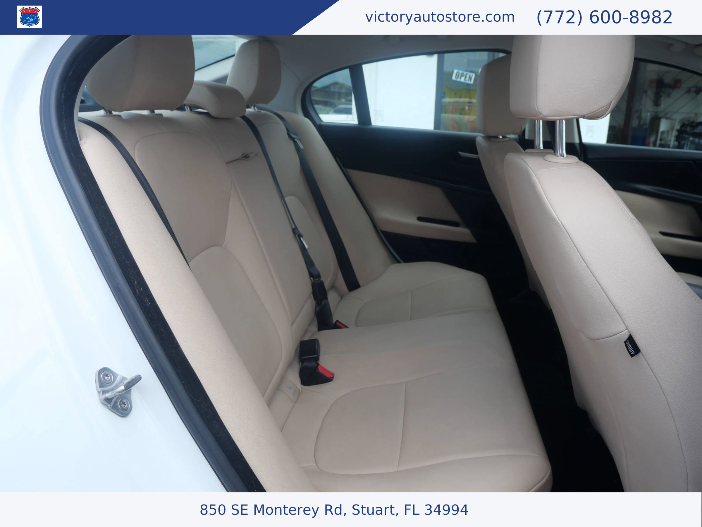 Used 2018 Jaguar XE image 29