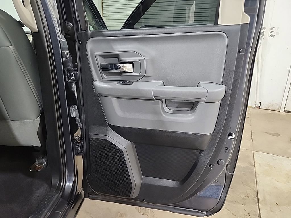 Used 2014 RAM 1500 Classic SLT AWD/4WD image 25