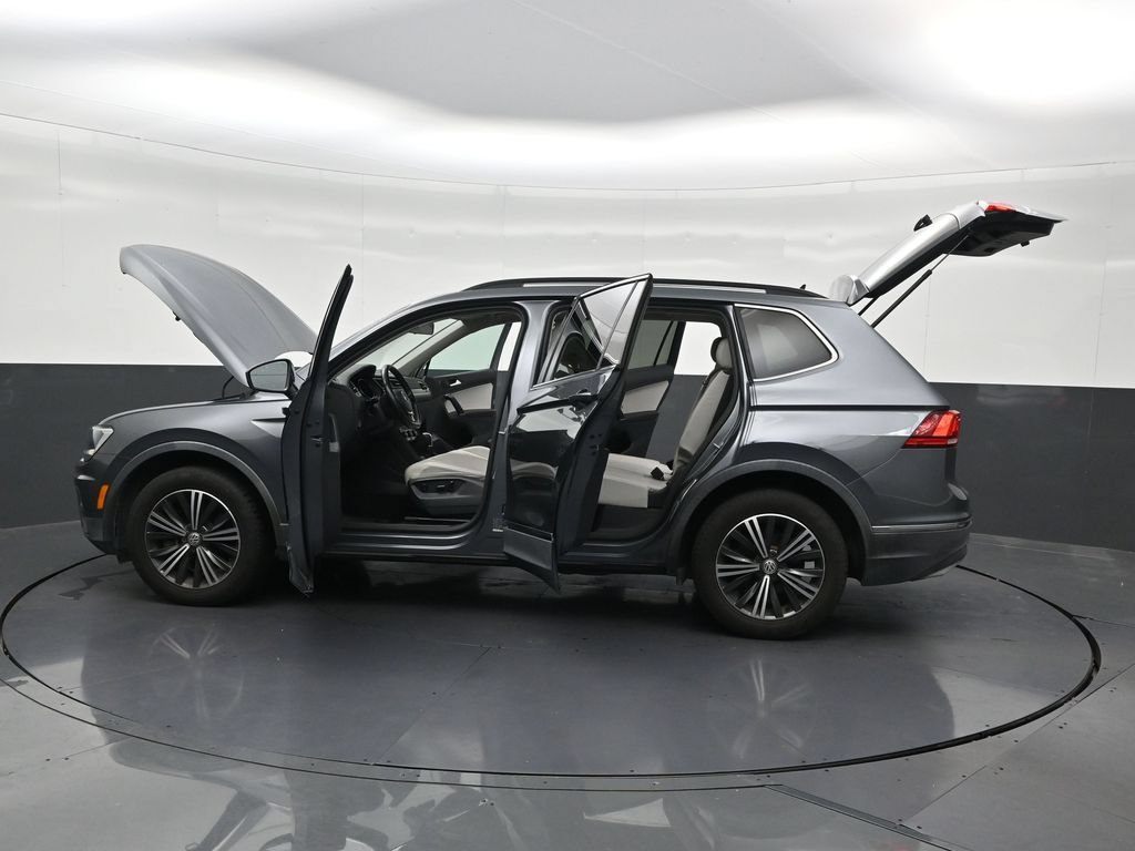 Used 2018 Volkswagen Tiguan SE w/ 18" Alloy Wheels Package FWD image 33