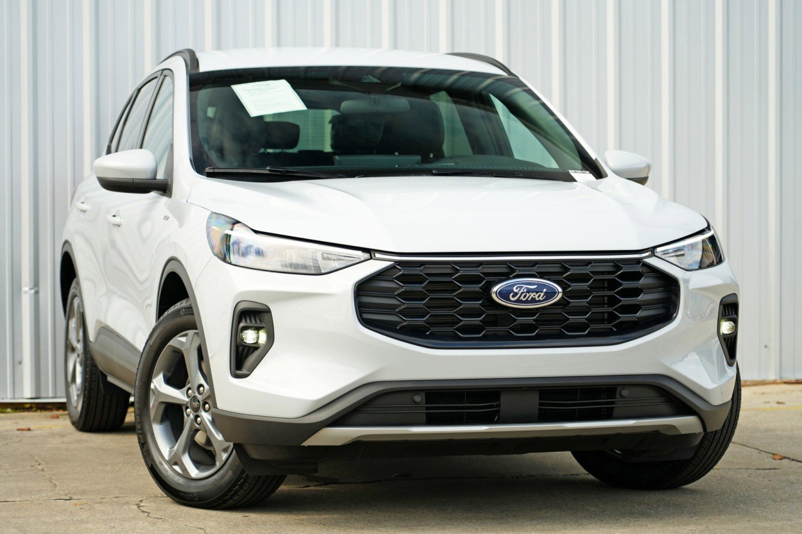 Used 2025 Ford Escape ST-Line Elite w/ Tech Pack #1 image 2