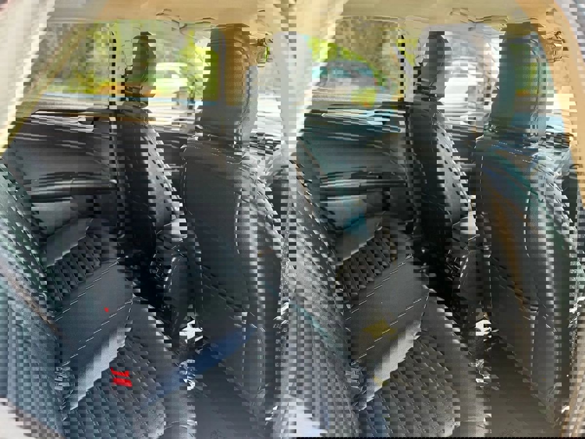 Used 2019 Ford Fusion SEL image 15