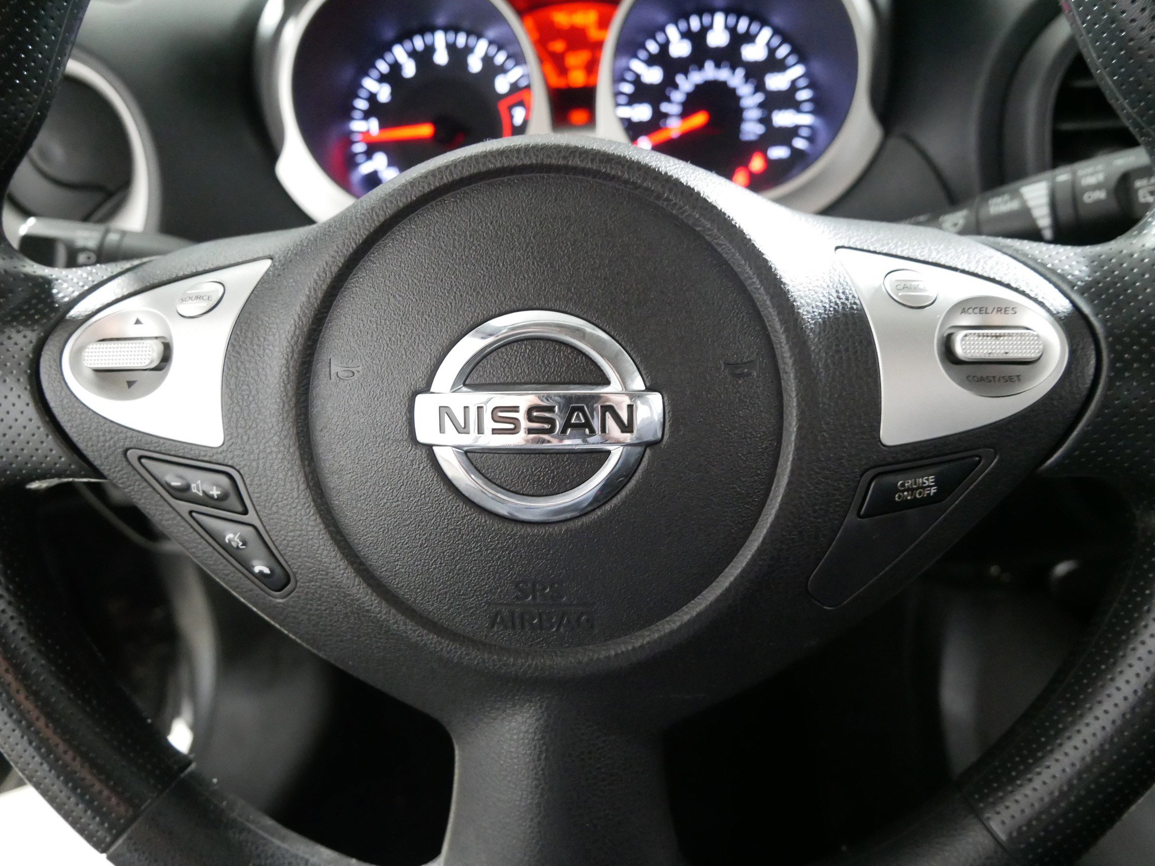 Used 2015 Nissan Juke S image 25