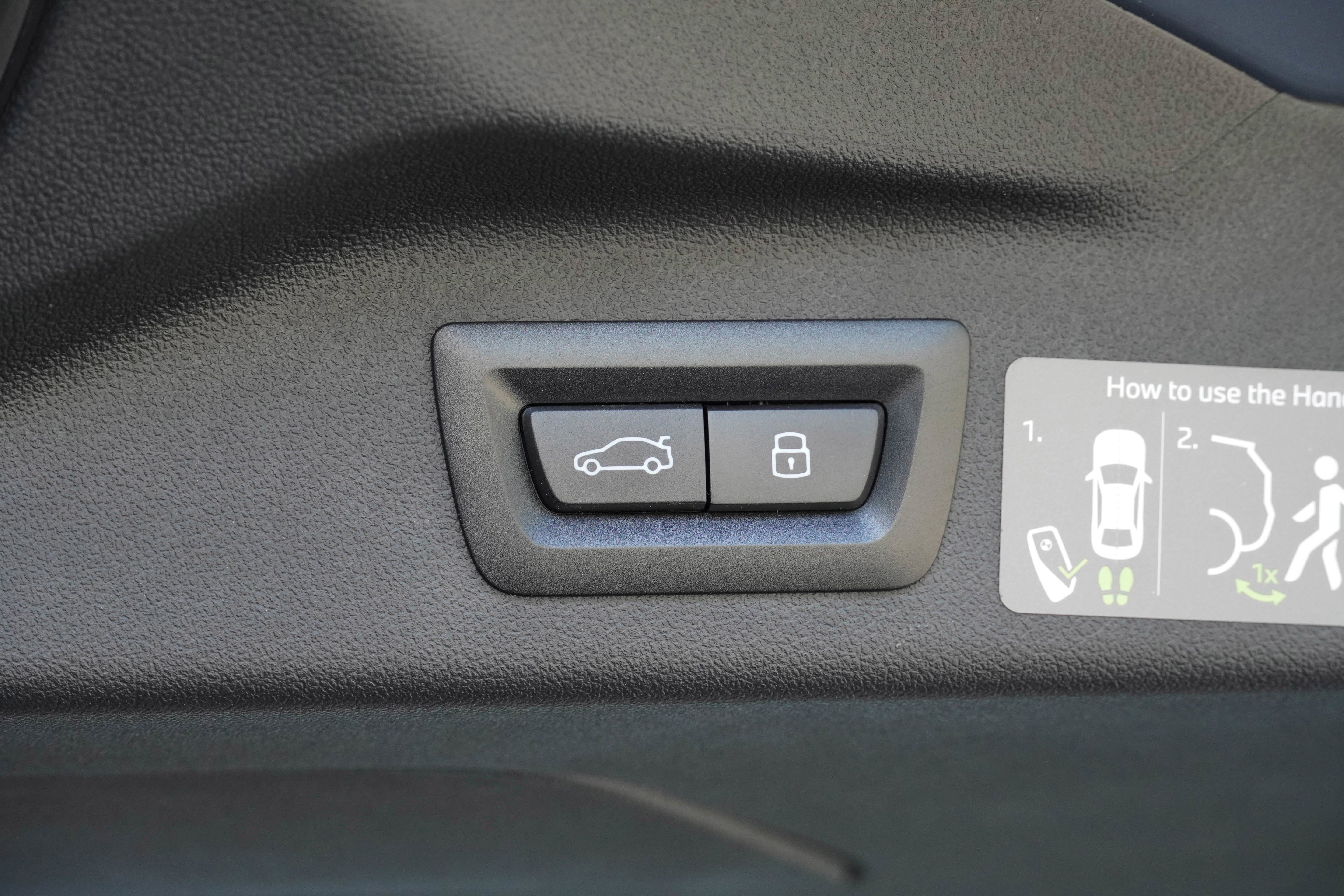 Used 2026 BMW X7 xDrive40i w/ Executive Package image 40