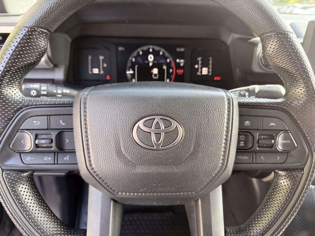 Certified 2025 Toyota Tacoma SR5 AWD/4WD image 33