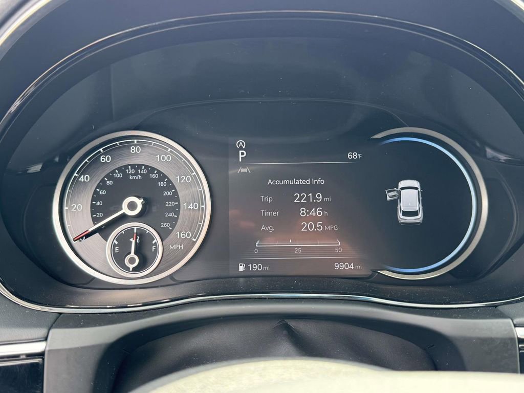 Certified 2025 Genesis GV70 2.5T AWD/4WD image 23
