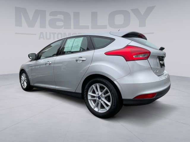 Used 2018 Ford Focus SE w/ Cold Weather Package image 3