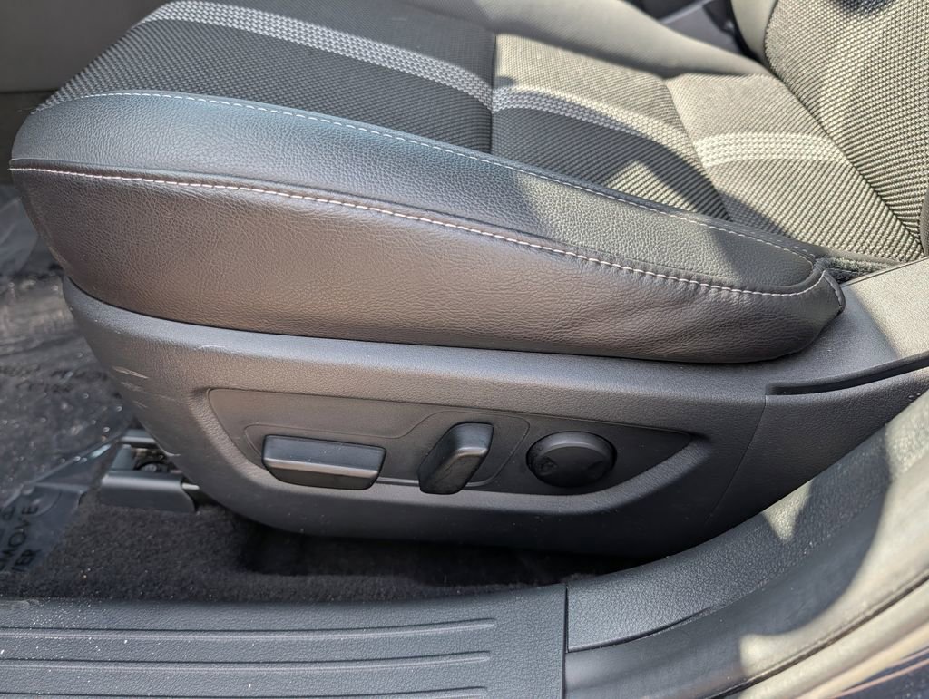 Used 2025 MAZDA CX-50 AWD 2.5 S w/ Premium Package image 21