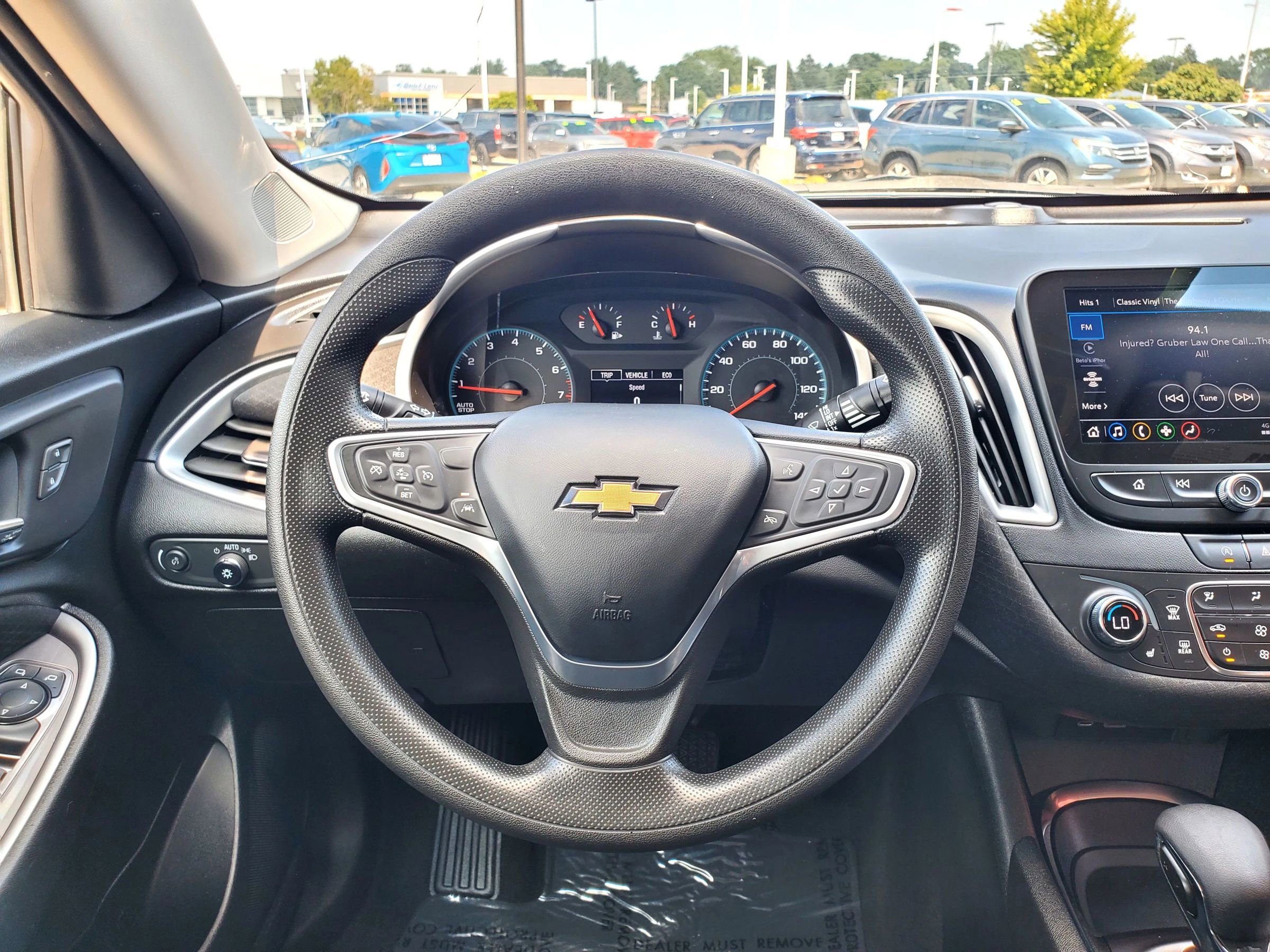 Used 2023 Chevrolet Malibu LT image 9