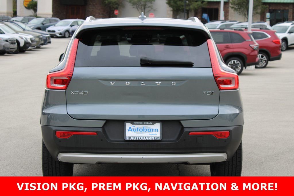 Used 2019 Volvo XC40 T5 Momentum image 6