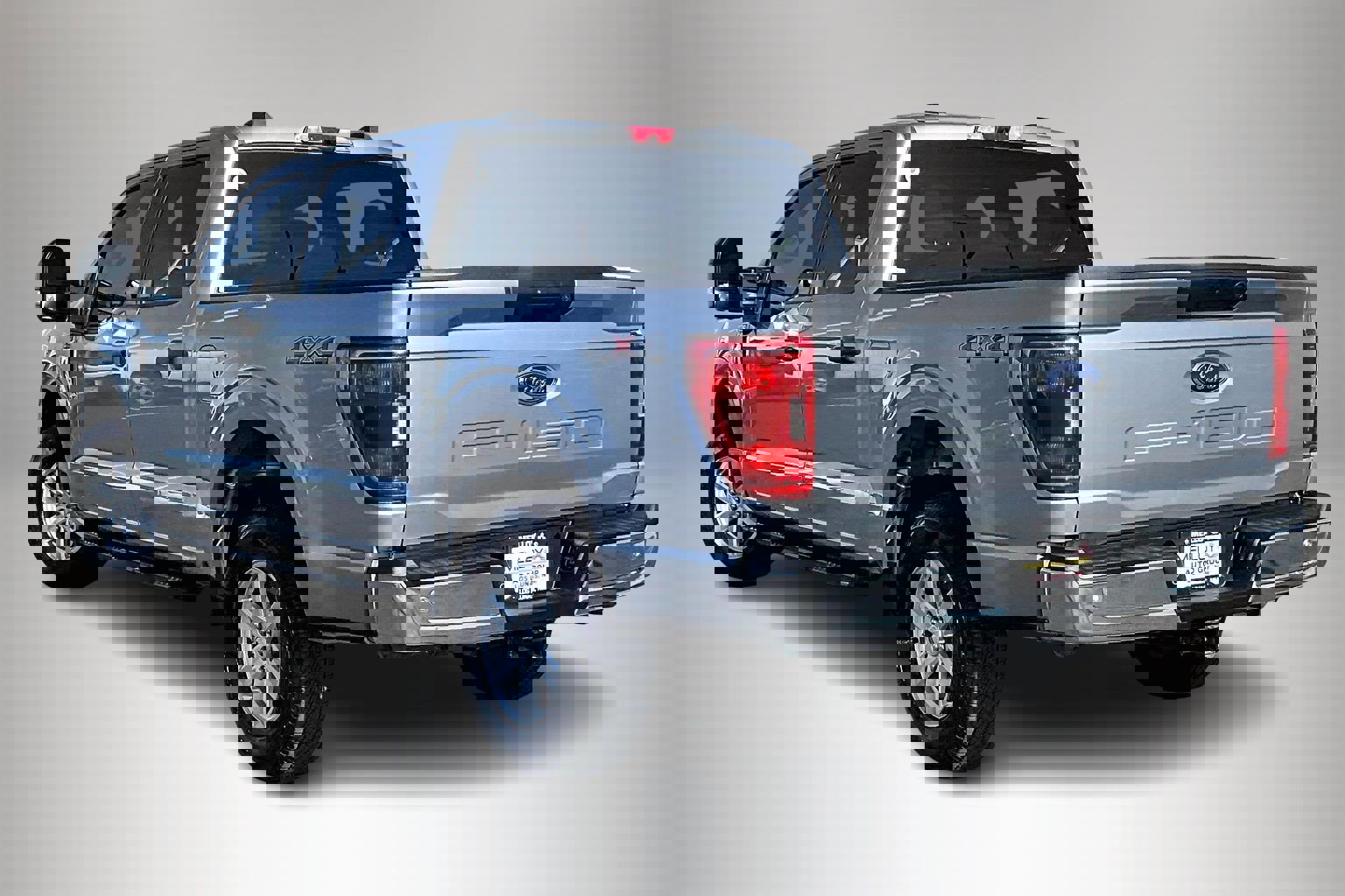 Used 2022 Ford F150 XLT w/ Trailer Tow Package image 4