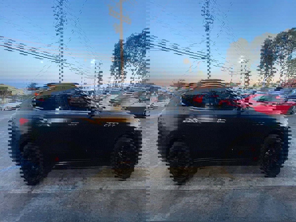 Used 2017 Maserati Levante w/ Sport Package image 4