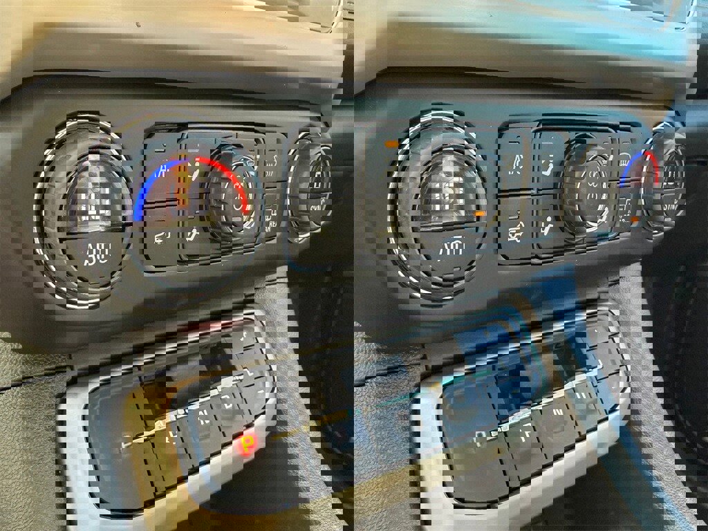 Used 2023 GMC Acadia Denali w/ Denali Ultimate Package image 18