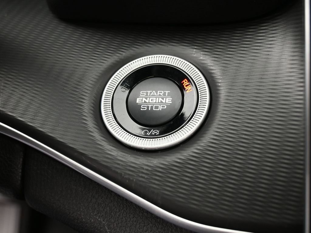 Used 2025 Jeep Grand Cherokee Altitude RWD image 23