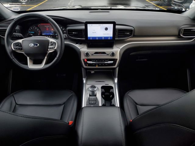 Certified 2022 Ford Explorer XLT w/ Equipment Group 202A image 28