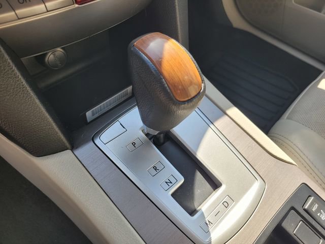 Used 2013 Subaru Outback 2.5i Limited w/ Moonroof Pkg AWD/4WD image 18