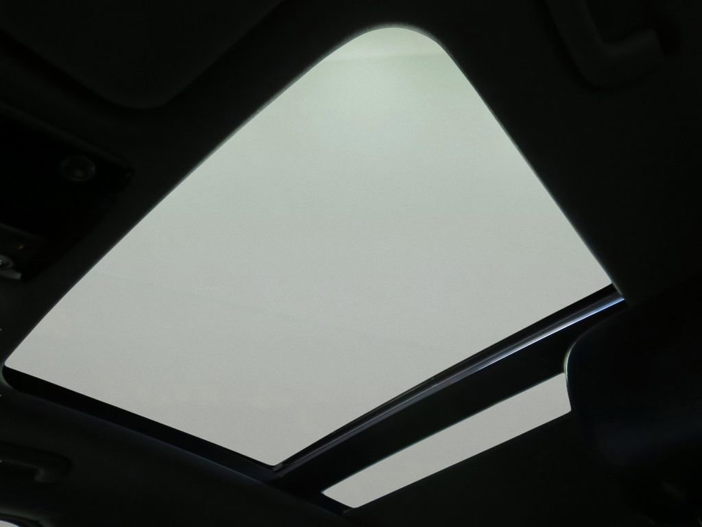 Used 2023 Kia Sorento SX image 27