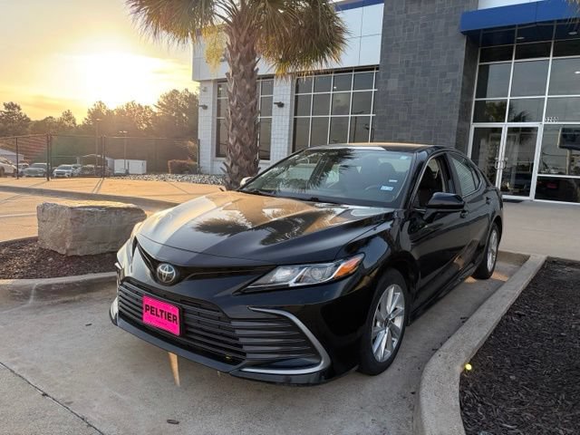 Used 2024 Toyota Camry LE FWD image 3