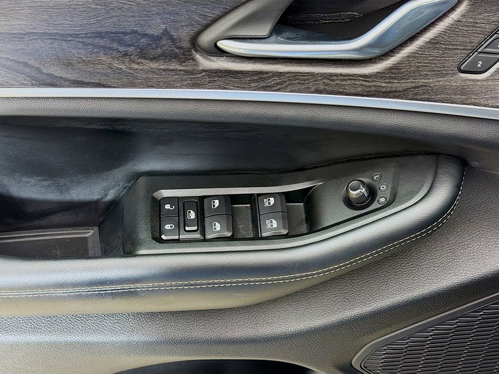 Used 2024 Jeep Grand Cherokee L Limited w/ Luxury Tech Group II image 34