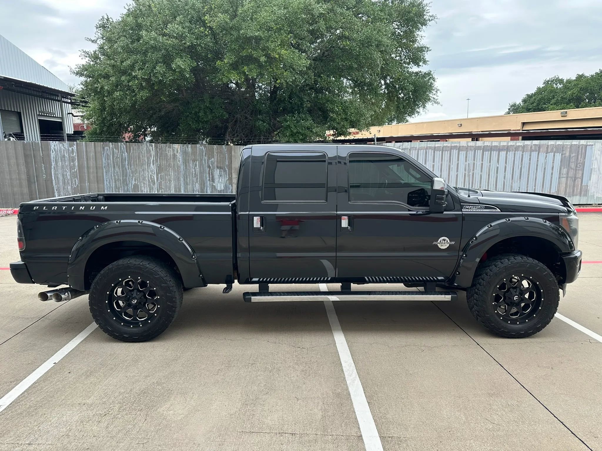 Used 2013 Ford F250 Platinum w/ FX4 Off Road Pkg AWD/4WD image 8