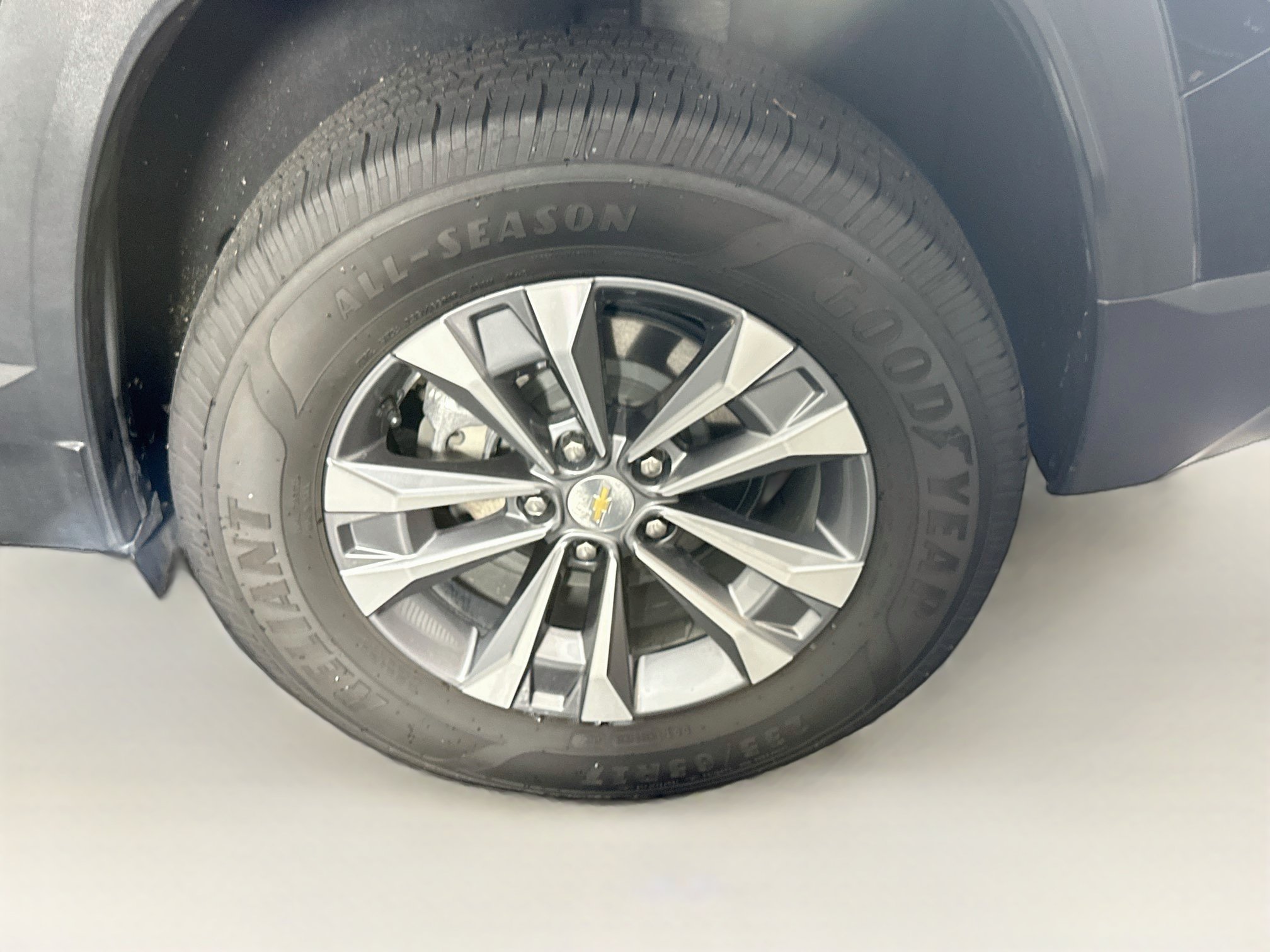 Used 2025 Chevrolet Equinox LT FWD image 11