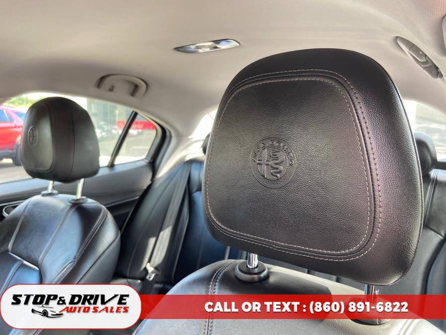 Used 2018 Alfa Romeo Giulia image 18