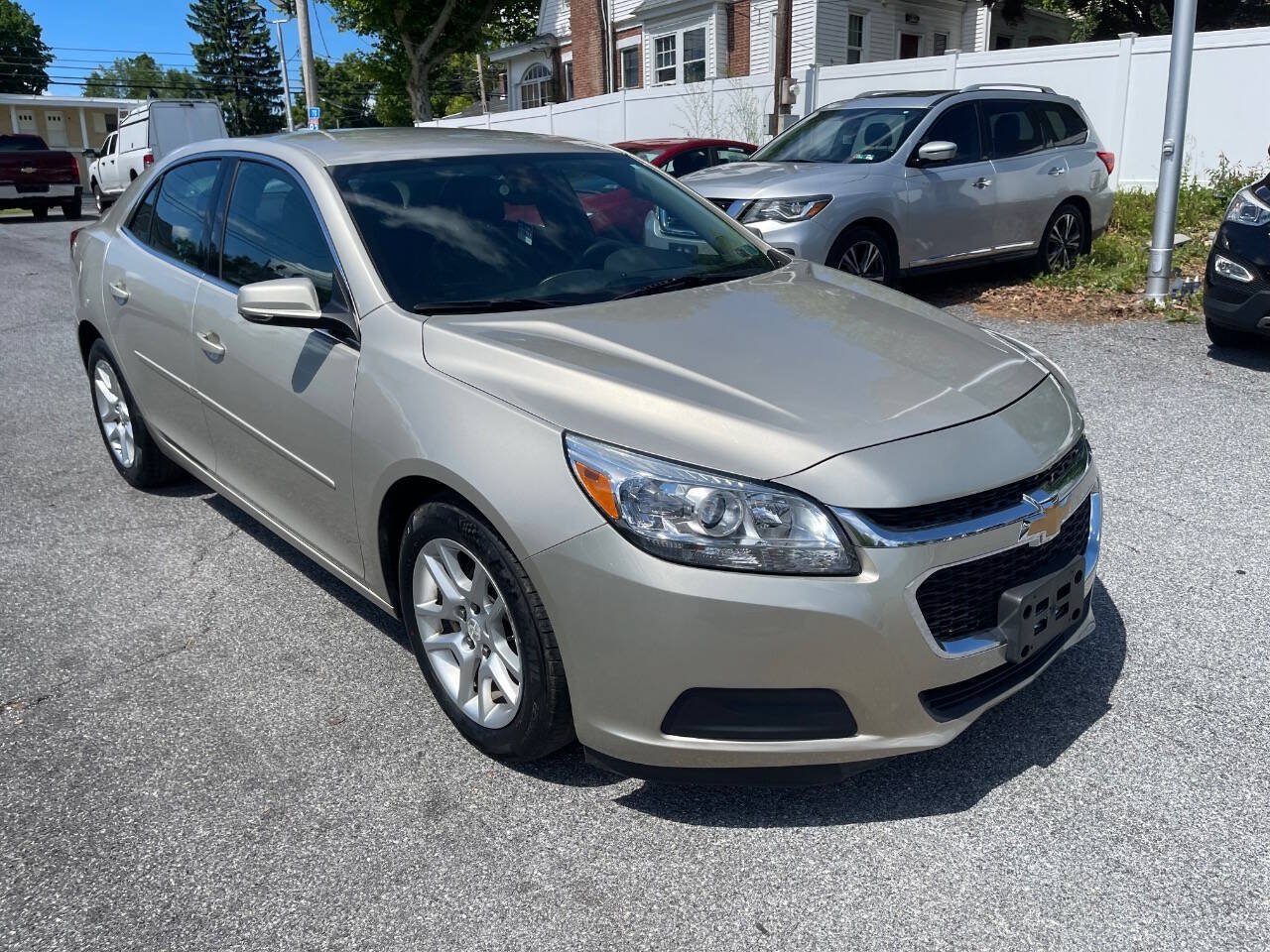 Used 2015 Chevrolet Malibu LT w/ Power Convenience Package FWD image 4