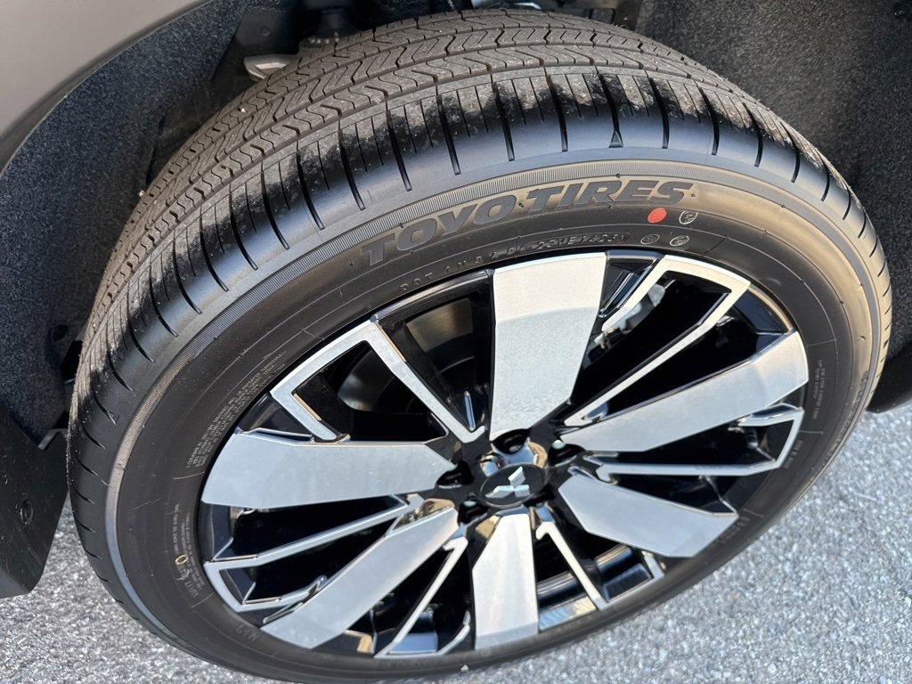 New 2025 Mitsubishi Outlander SEL image 11