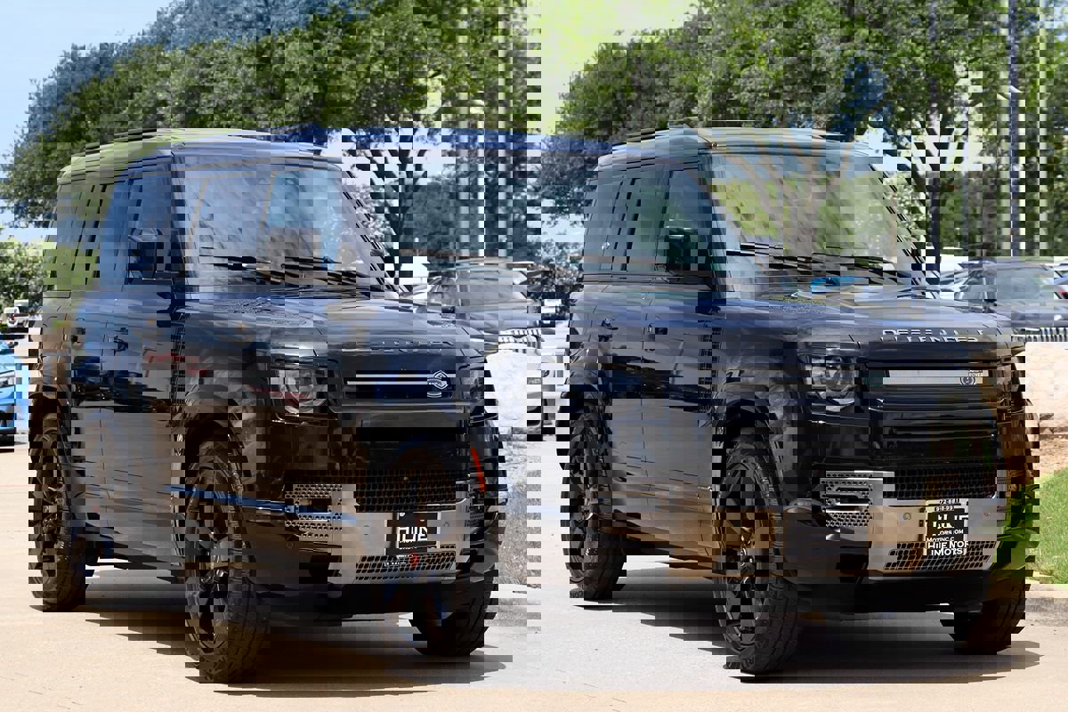 Used 2022 Land Rover Defender 110 X image 2