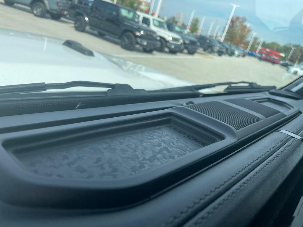 Used 2024 Jeep Gladiator Mojave w/ Convenience Group image 20