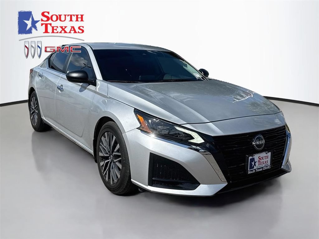Used 2024 Nissan Altima 2.5 SV FWD video 1