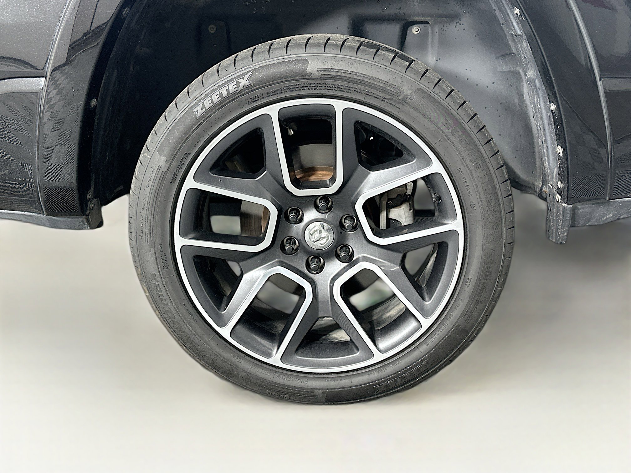 Used 2019 RAM 1500 Laramie RWD image 11