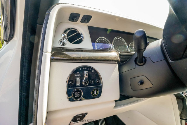 Used 2020 Rolls-Royce Phantom Sedan RWD image 52
